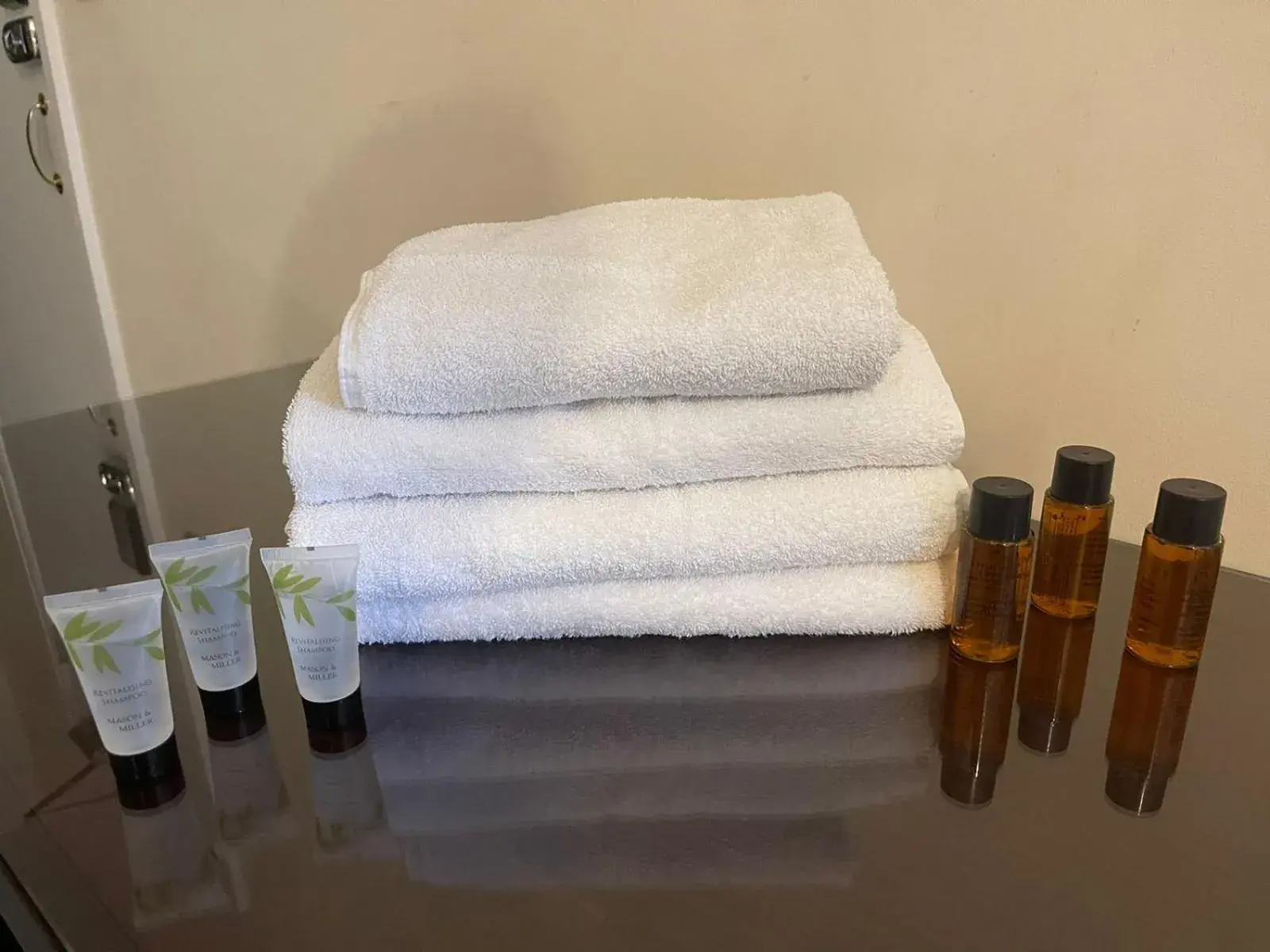 Single Room with Private External Bathroom - single occupancy in Acacia Hotel